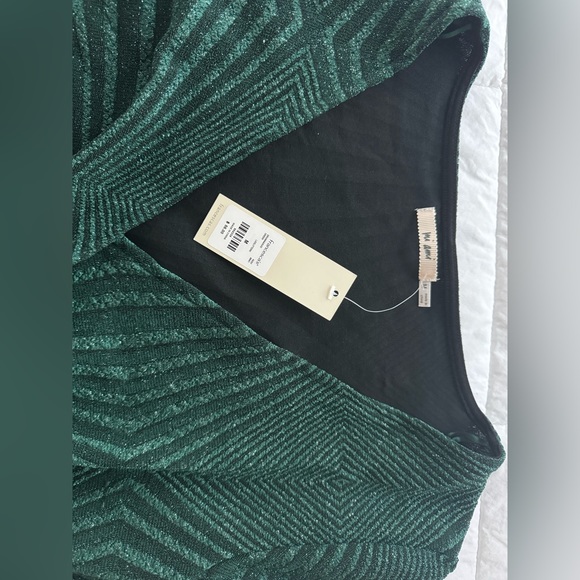 Francesca’s green shimmer long sleeve dress. Never worn, new with tags. - Picture 3 of 3